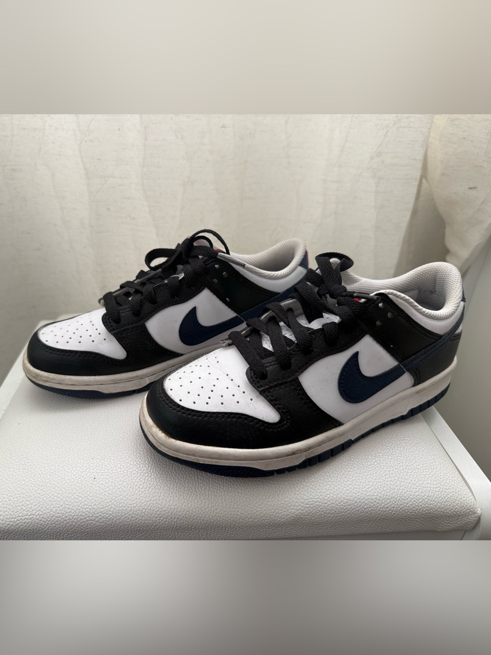 Nike Kids Low-Top Sneakers in Black, White & Navy